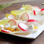 Radieschen, Feta und Chicorée Salat